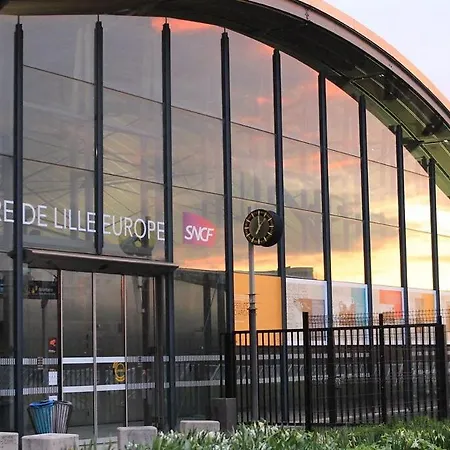 Wazemmes- Avec Balcon Et Vue ליל